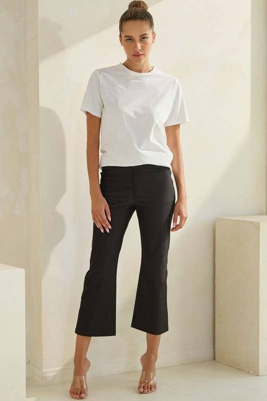 Women's Classic Solid Straight Leg Crop Pants