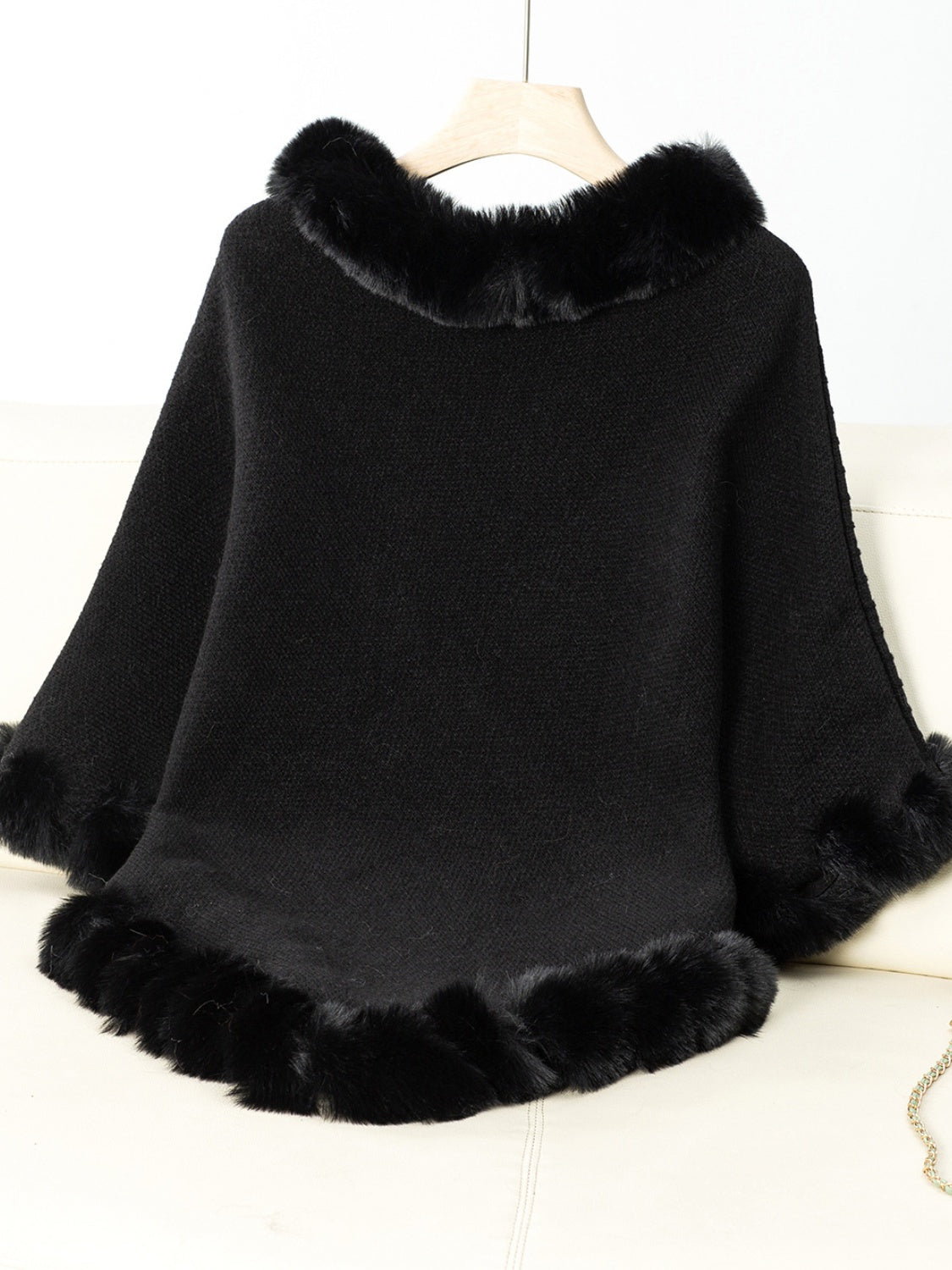 Fuzzy Trim Texture Three-Quarter Sleeve Poncho