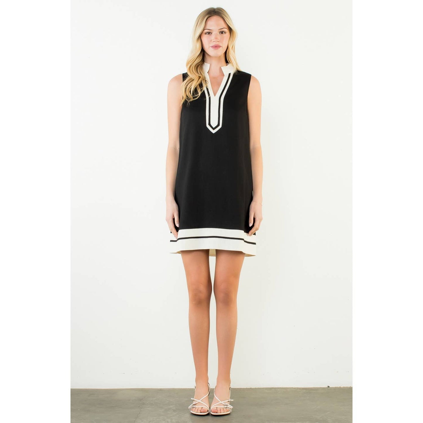 Sleeveless Contrast Trim Dress