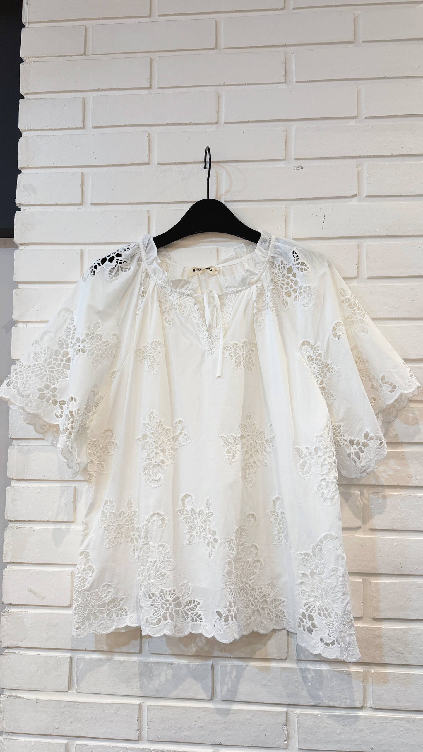 Capri Elegance Embroidered Blouse